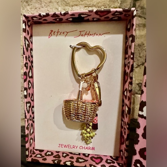 Betsey Johnson Accessories - 🛍️ Betsey Johnson Openable Gold Picnic Basket Bag Charm or Keychain